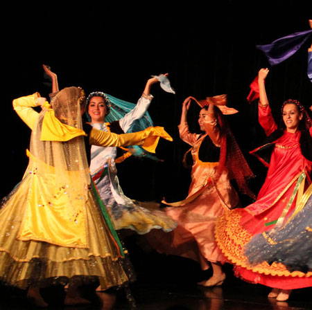 Members of Vancouver Pars National Ballet perform