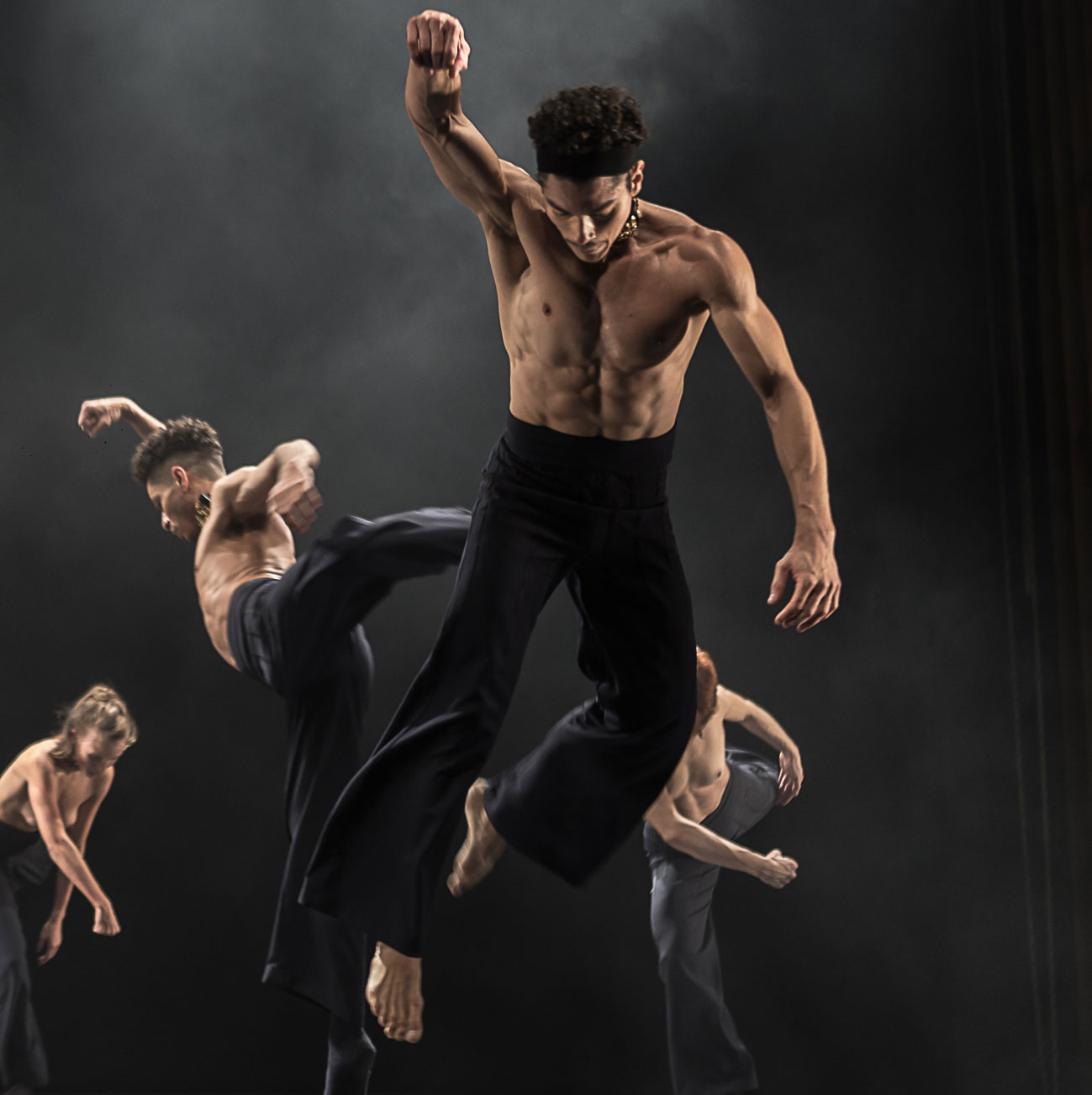 Dance artists from Focus Cia de Danca perform in Still Reich