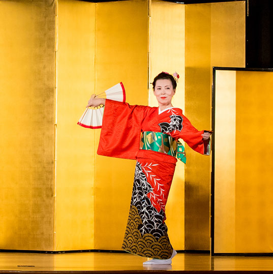 Dance artist from Satsuki-kai performs